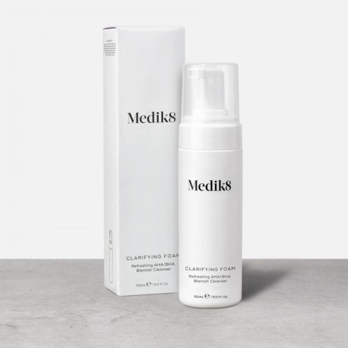 Medik8 Clarifying Foam Bezolejowa pianka oczyszczająca z kwasami AHA BHA 150 ml.jpg