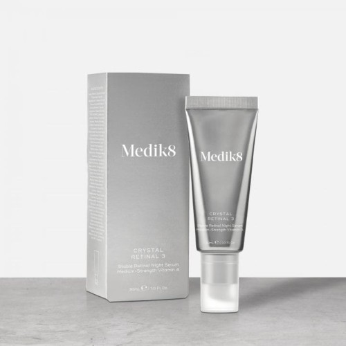 Medik8 Crystal Retinal 3 Stabilne serum na noc o średniej mocy z aldehydem retinowym 30 ml.jpg