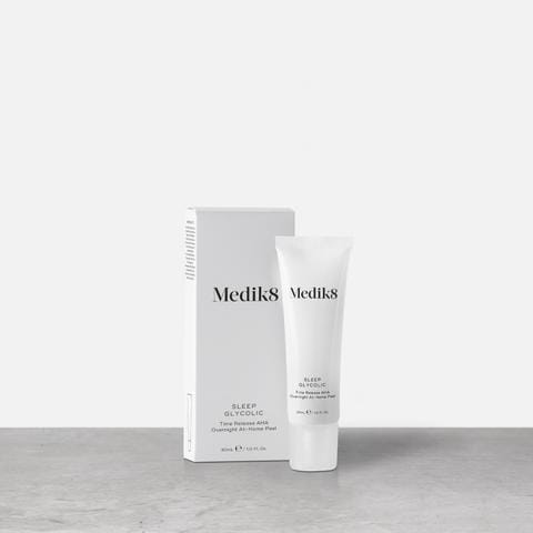 Medik8 Sleep Glycolic Peeling z opóźnionym uwalnianiem kwasów AHA do stosowania na noc 30 ml.jpg
