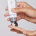 Calm-Water-Gel_Step2_Dispense.jpg