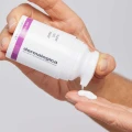Super-Rich-Repair_Step2_Dispense.webp