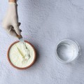 pol_pl_Korres-Greek-Yoghurt-krem-na-noc-z-probiotykami-3305_4.jpg