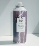 R+Co ZIG ZAG spray unoszące włosy u nasady i nadający teksturę